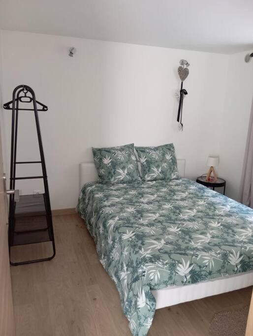 Appartement Cosy Avec Jardin Vaux-Sur-Seine Esterno foto