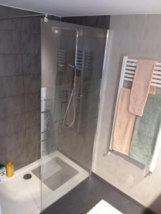 Appartement Cosy Avec Jardin Vaux-Sur-Seine Esterno foto